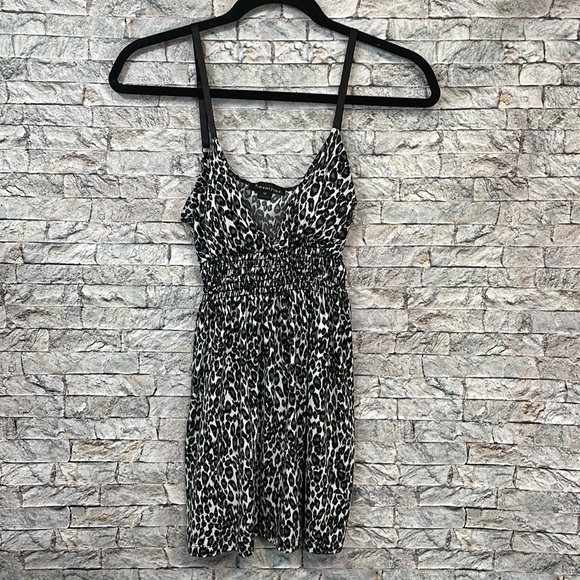 Forever twenty one leopard Flowy tank - Picture 2 of 5